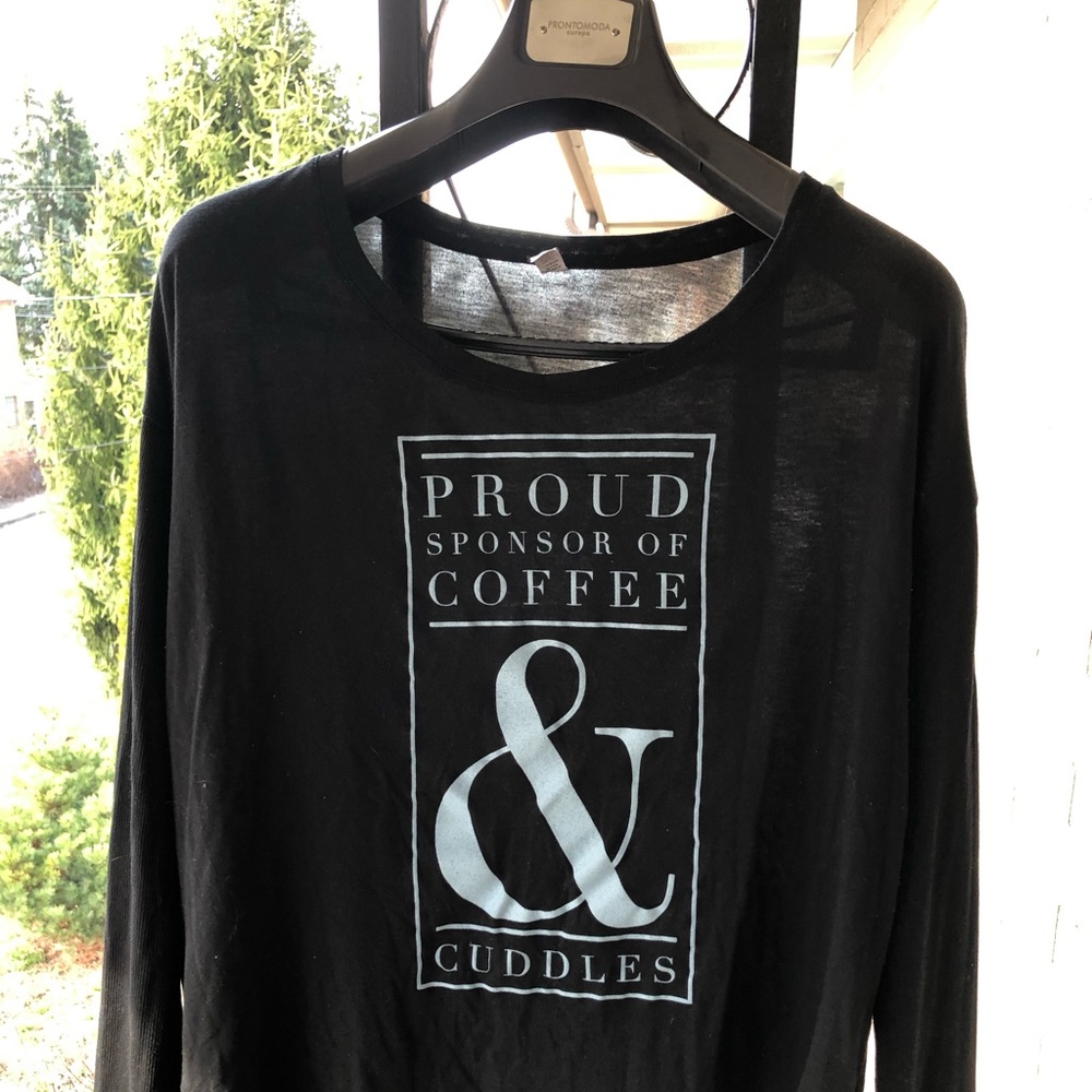 Ladies black and white flowy long sleeve tee